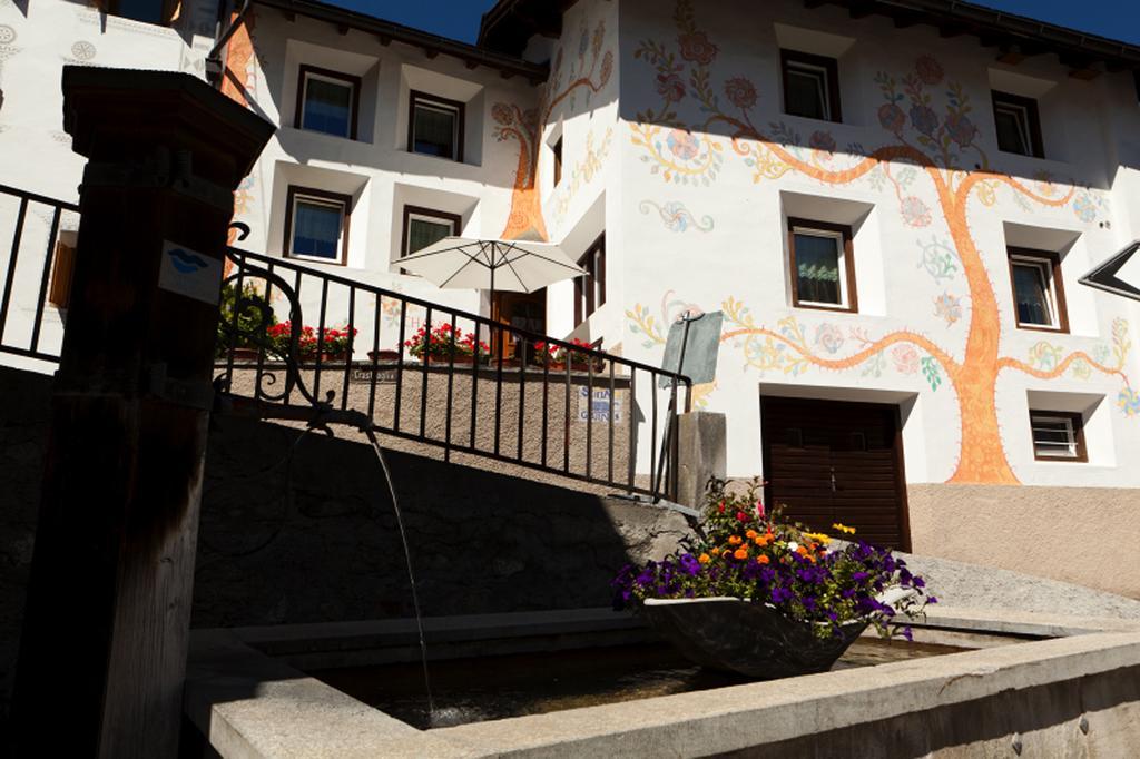 Hotel Chasa Sofia Scuol Exteriér fotografie