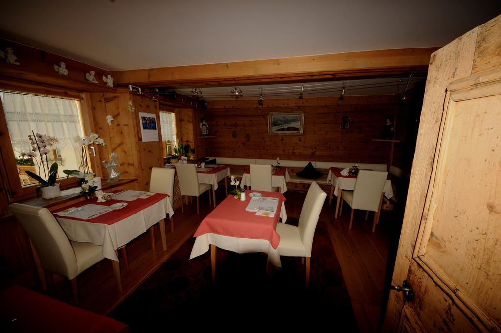 Hotel Chasa Sofia Scuol Exteriér fotografie